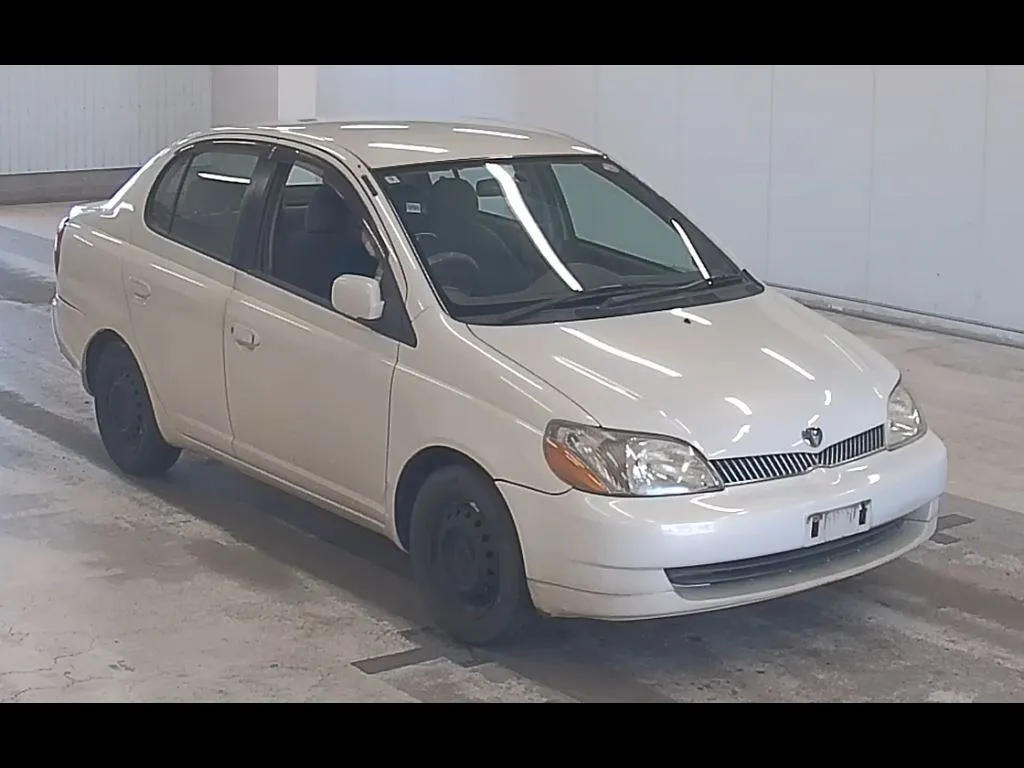 TOYOTA PLATZ 1.5X PREMIUM VERSION