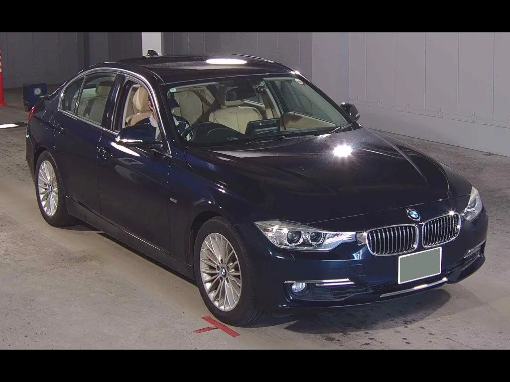 BMW 3 SERIES 4D 320I LUXURY