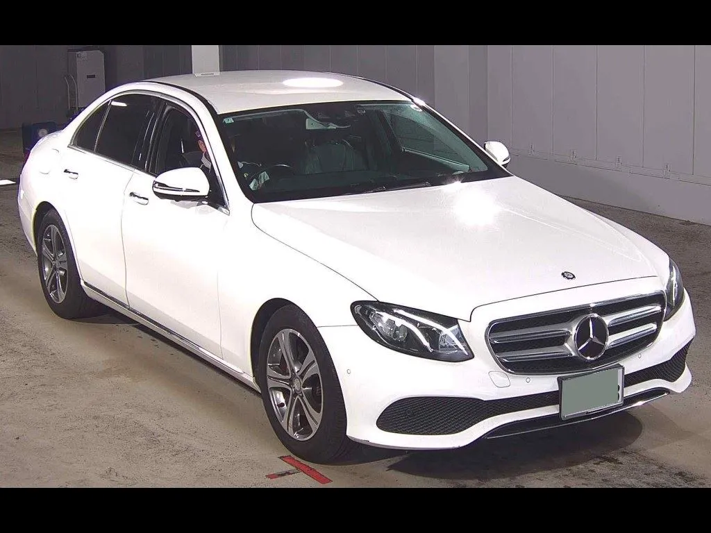 MERCEDES BENZ E-CLASS 4D E200 AVANTGARDE