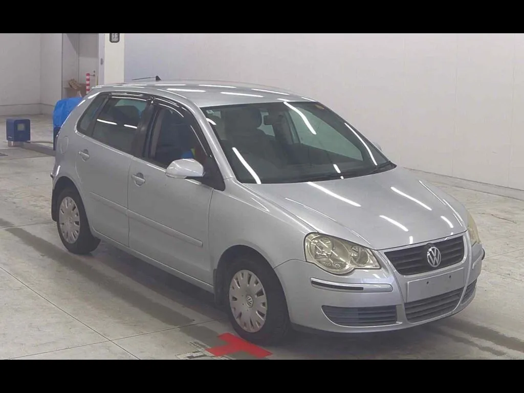 VOLKSWAGEN POLO 5D BASE GRADE