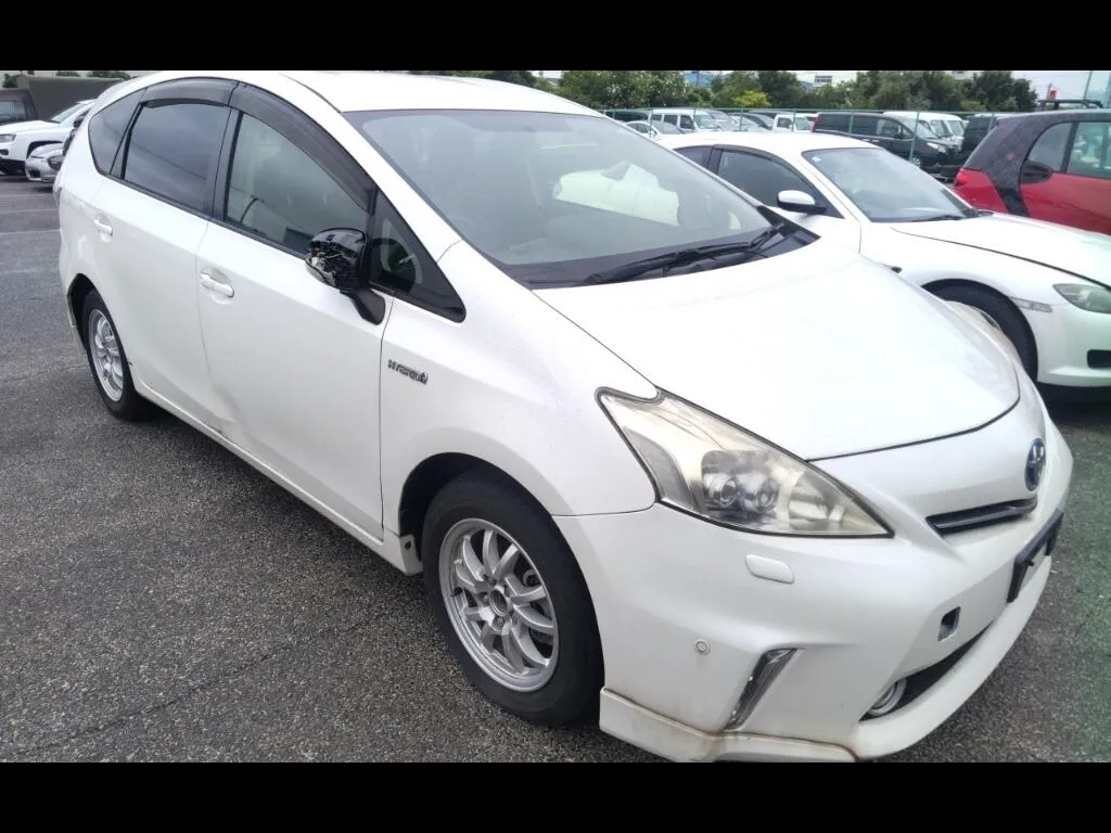 TOYOTA PRIUS ALPHA S TOURING SELECTION