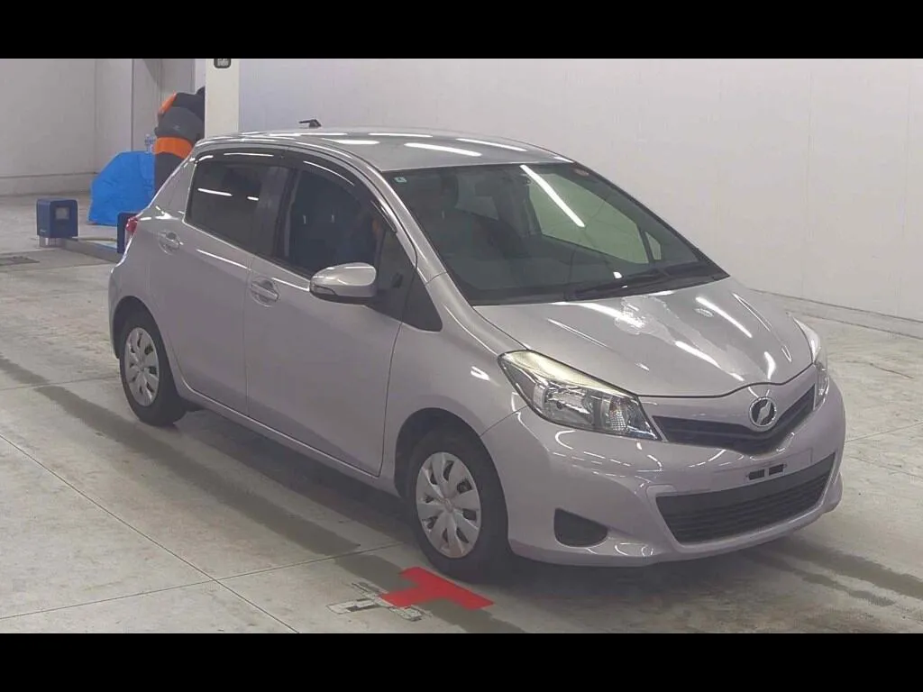 TOYOTA VITZ 5D F SMILE EDITION