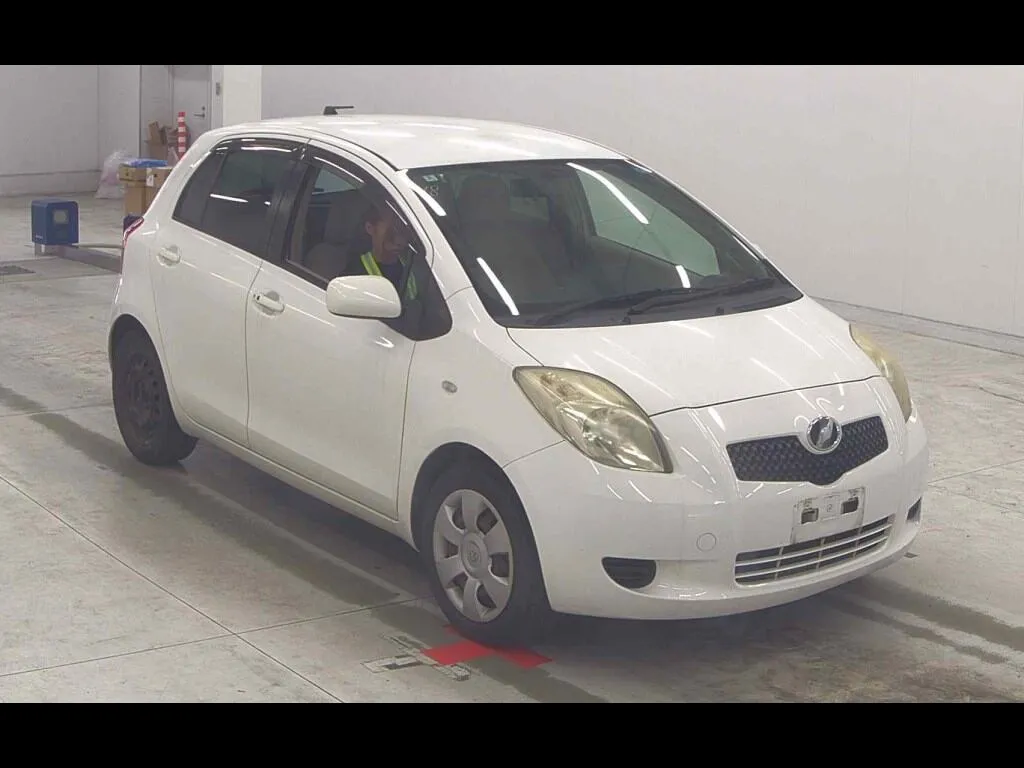 TOYOTA VITZ 5D U