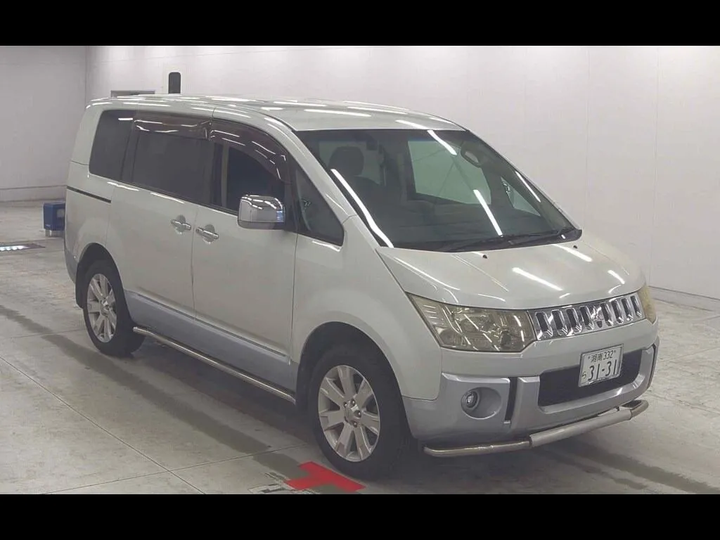 MITSUBISHI DELICA D:5 4WD CHAMONIX