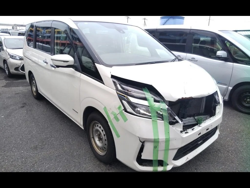 NISSAN SERENA 5D XV