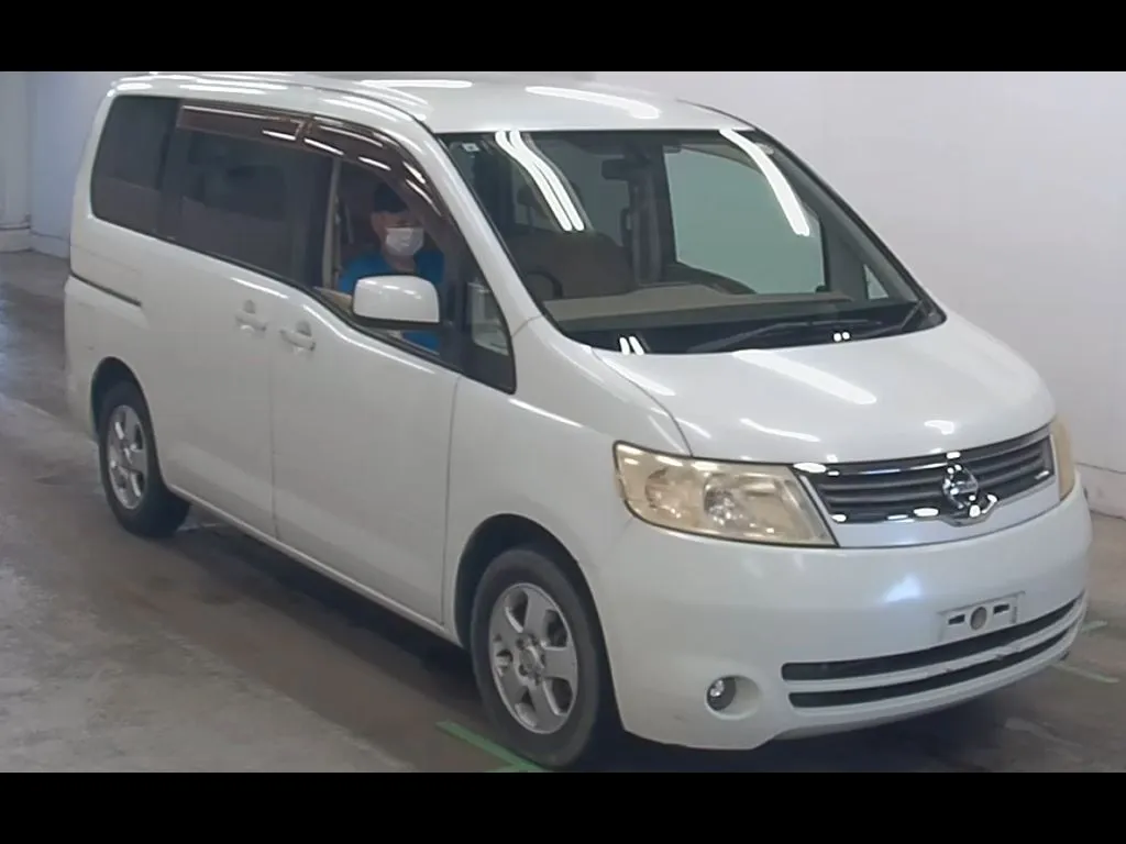 NISSAN SERENA 5D 20G