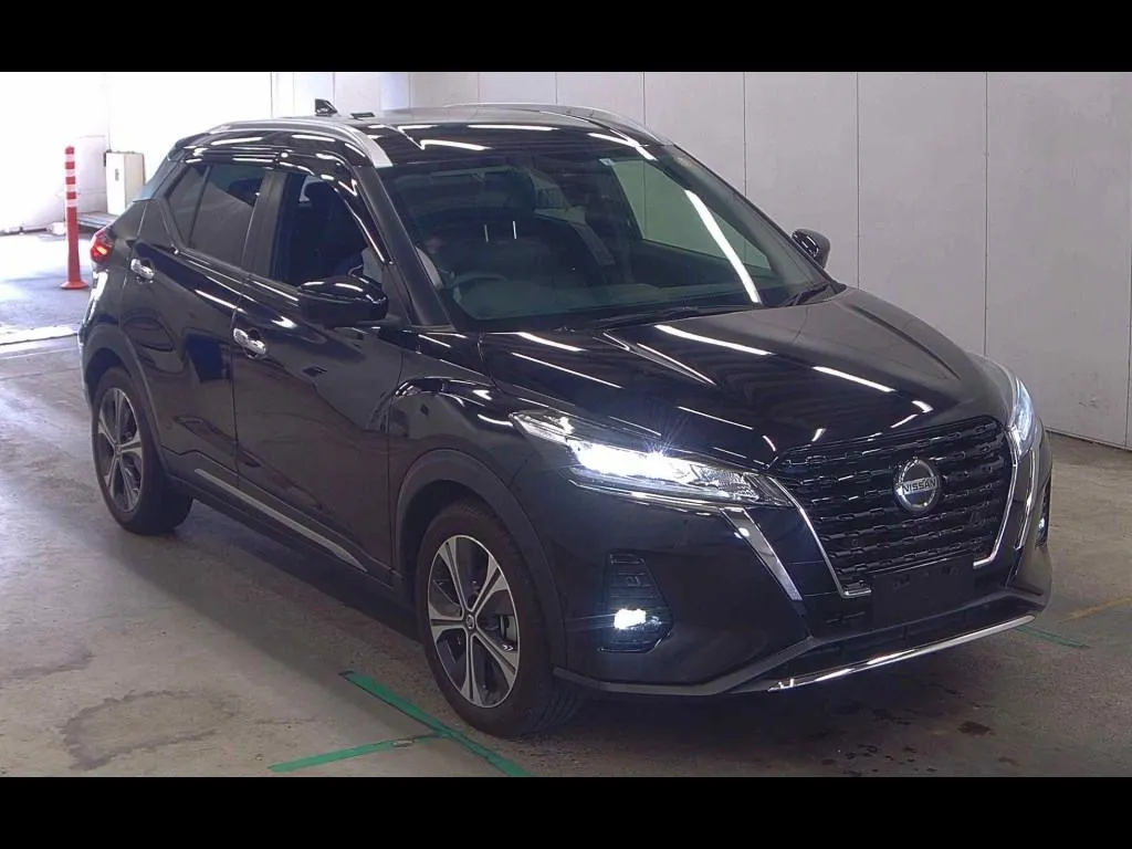 NISSAN KICKS 5D X