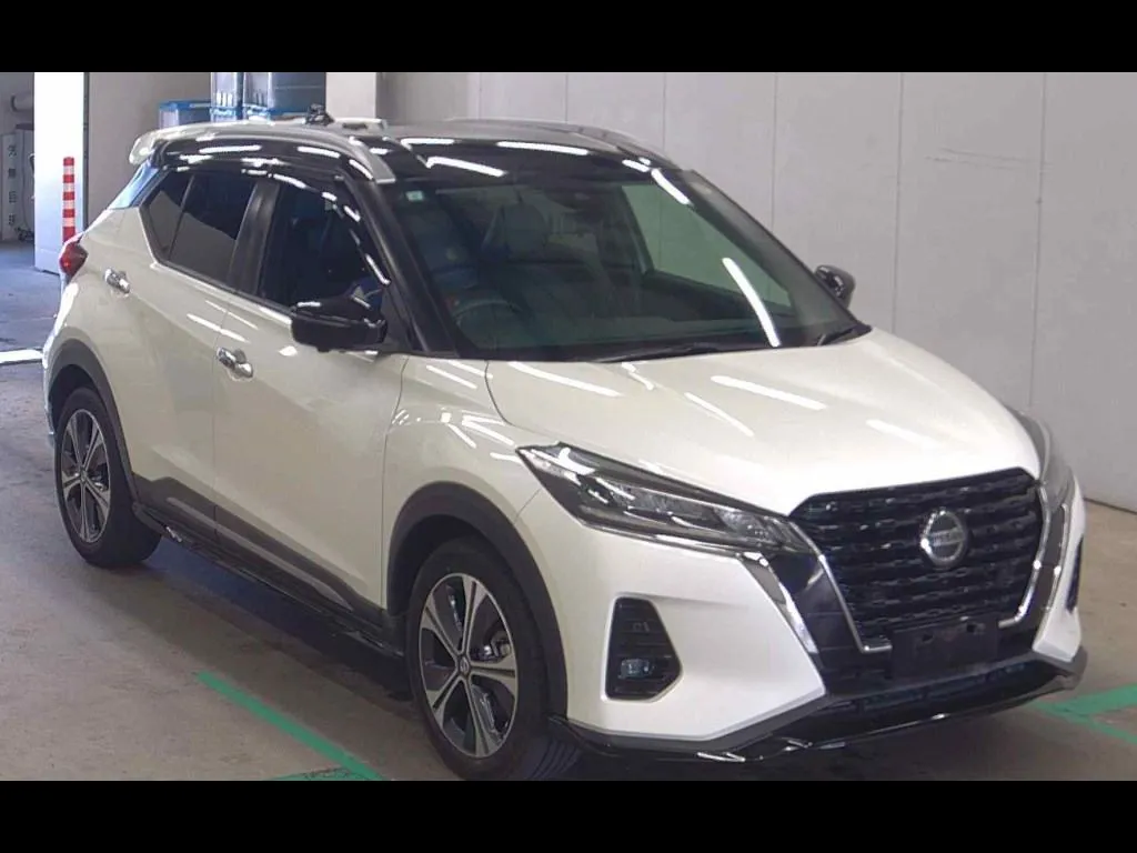 NISSAN KICKS 5D X