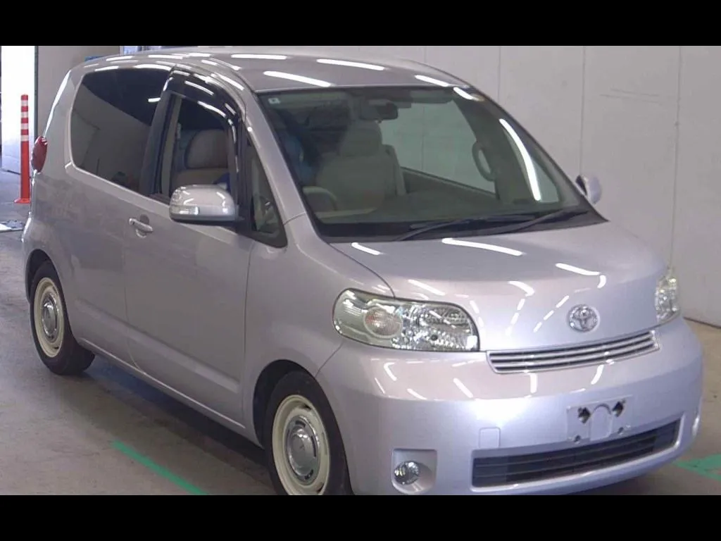 TOYOTA PORTE 3D 130I C PACKAGE