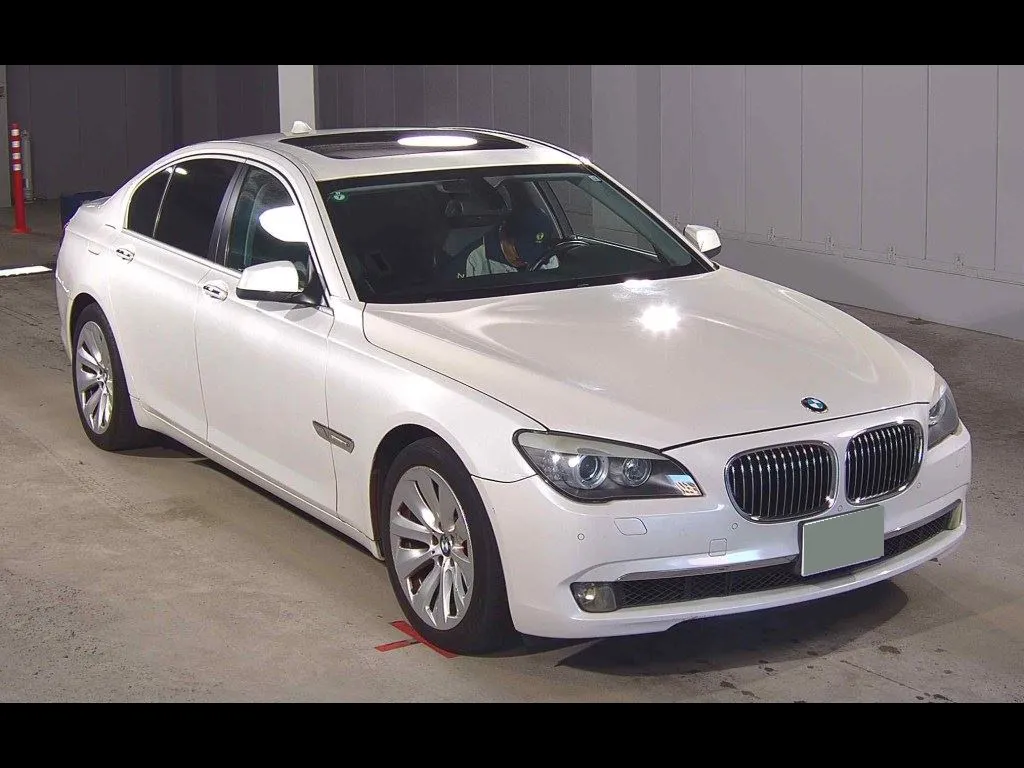 BMW 7 SERIES 740I