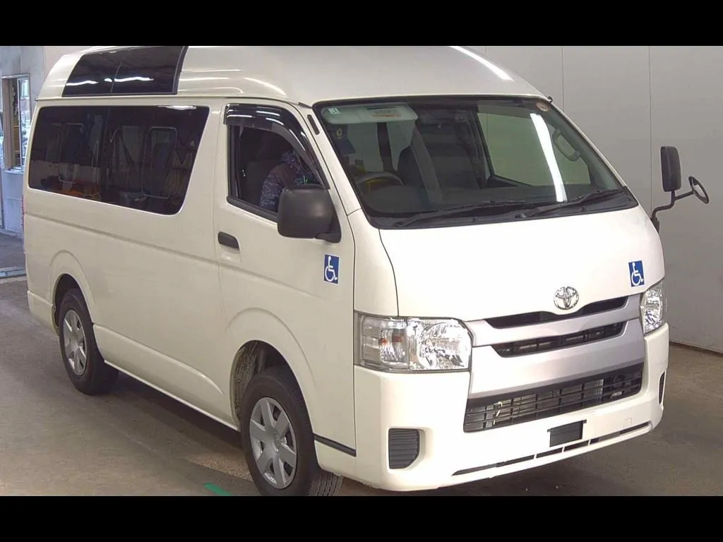 TOYOTA HIACE VAN 4D 4WD WELCAB