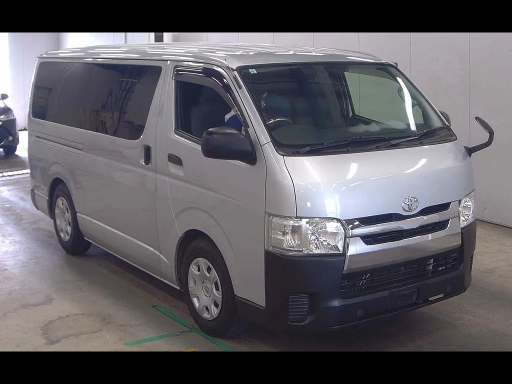 TOYOTA HIACE VAN 5D DX