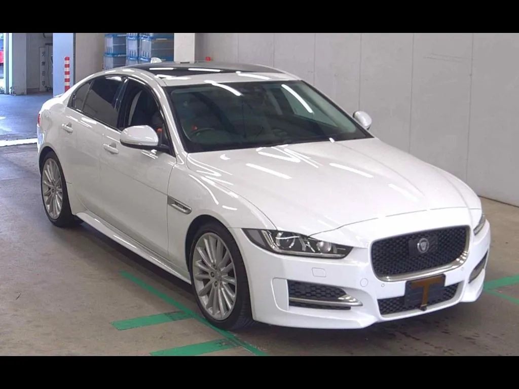 JAGUAR XE XE 20D R-SPORT