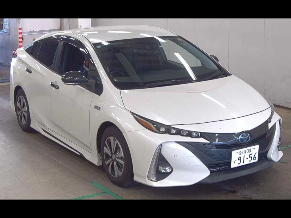 TOYOTA PRIUS PHV S NAVI PACKAGE