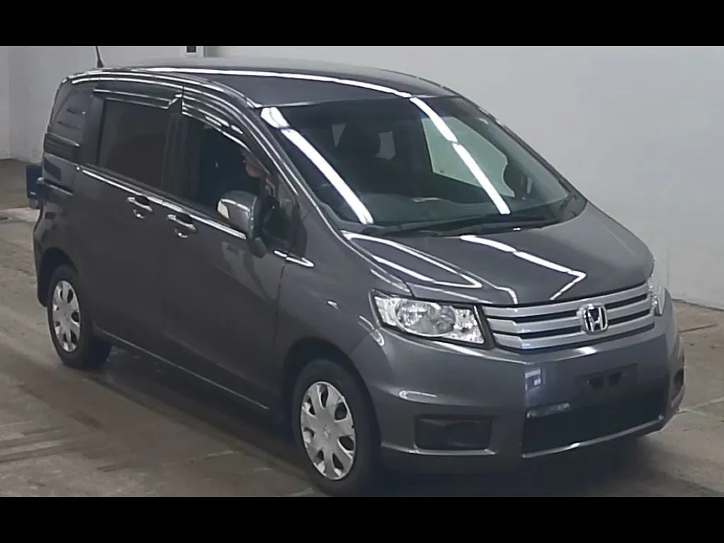 HONDA FREED SPIKE 4WD G JUST SELECTION