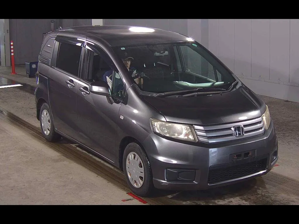 HONDA FREED SPIKE G JUST SELECTION