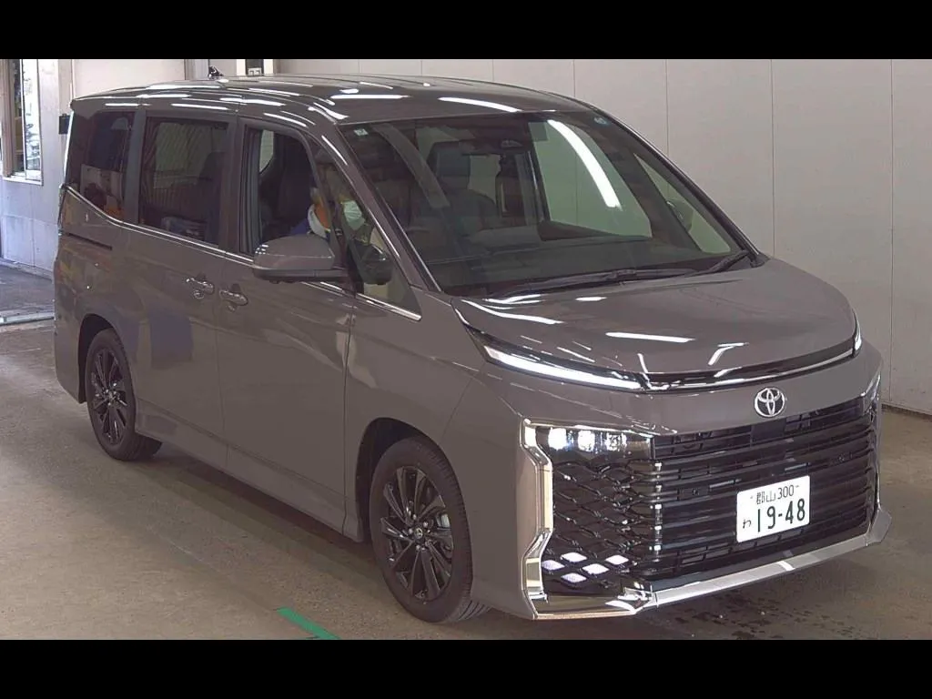 TOYOTA VOXY HYBRID S-Z