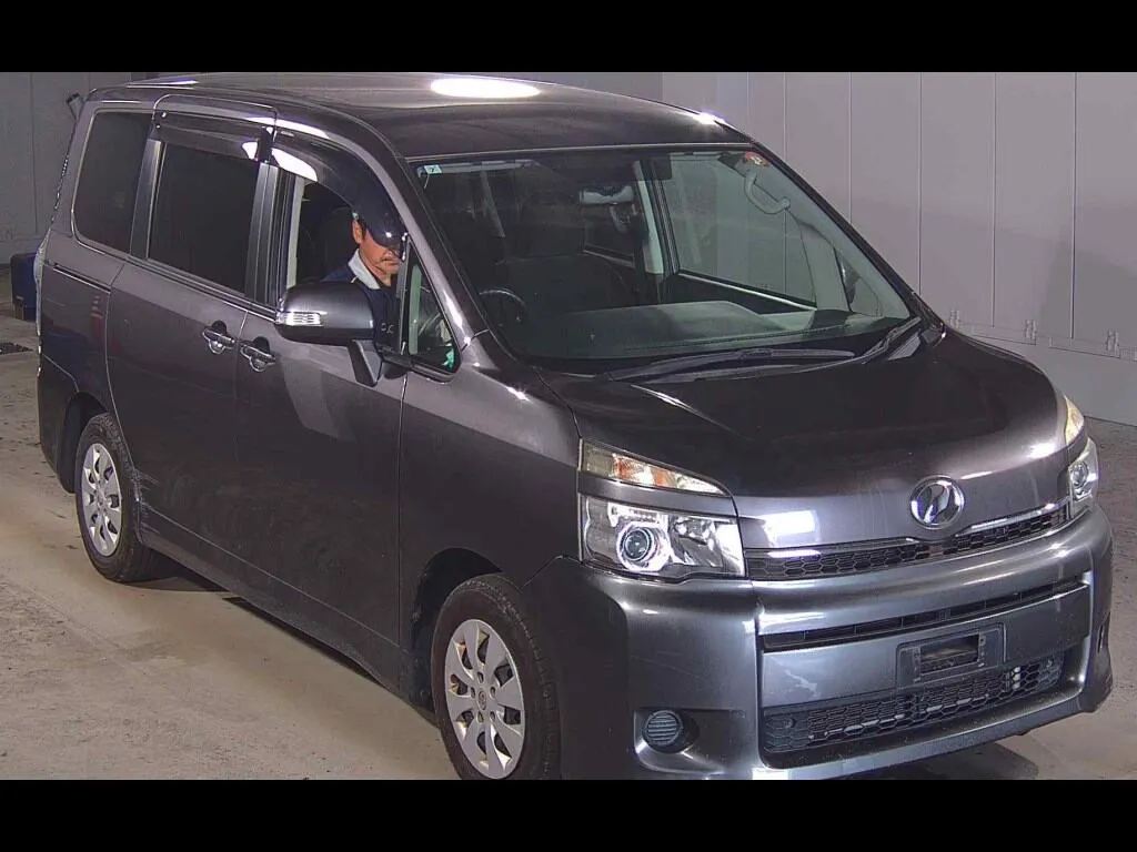 TOYOTA VOXY X L EDITION
