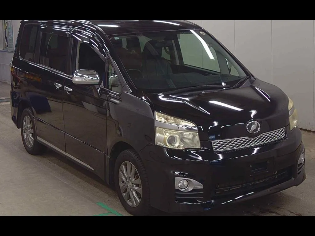 TOYOTA VOXY 4WD ZS KIRAMEKI