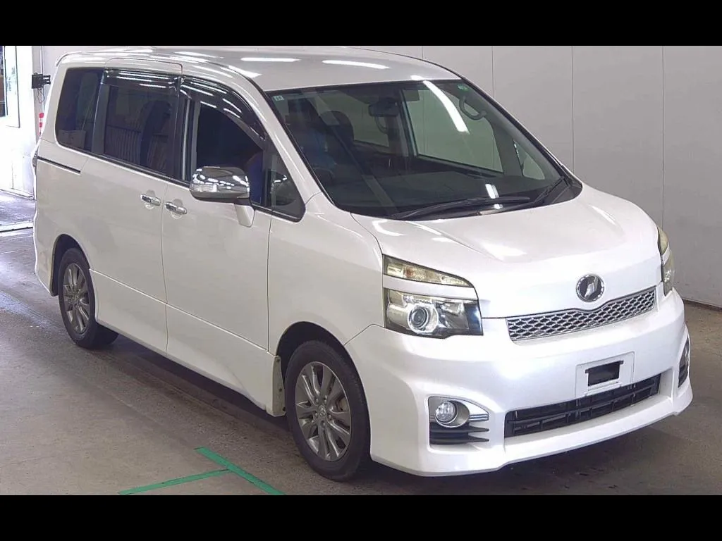 TOYOTA VOXY ZS KIRAMEKI