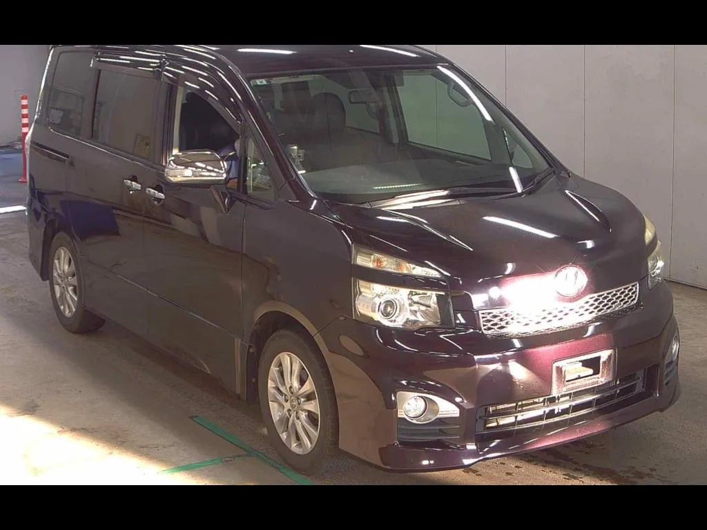 TOYOTA VOXY ZS KIRAMEKI