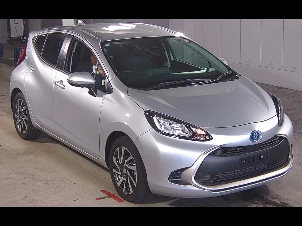 TOYOTA AQUA G