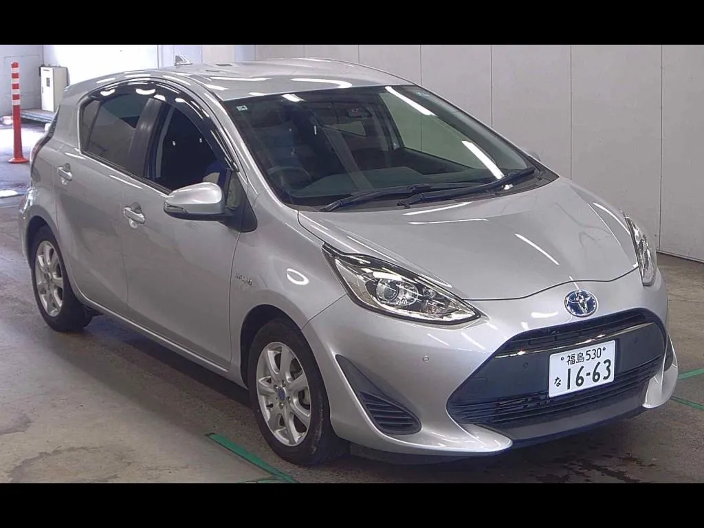 TOYOTA AQUA G SOFT LEATHER SELECTION
