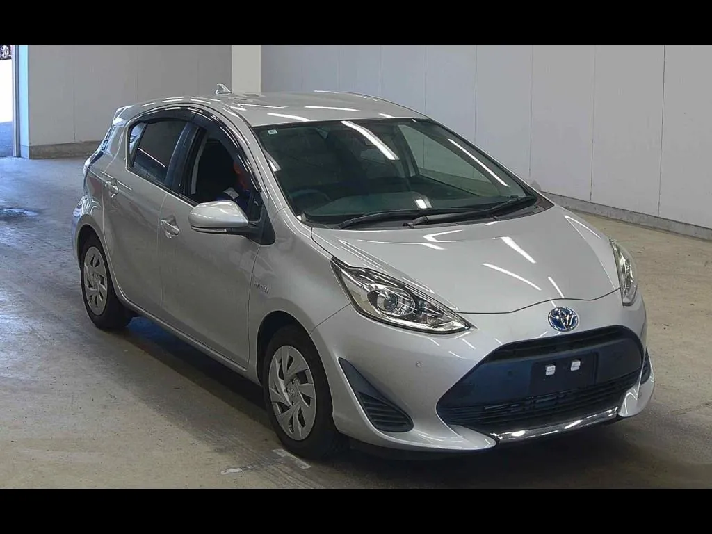 TOYOTA AQUA S