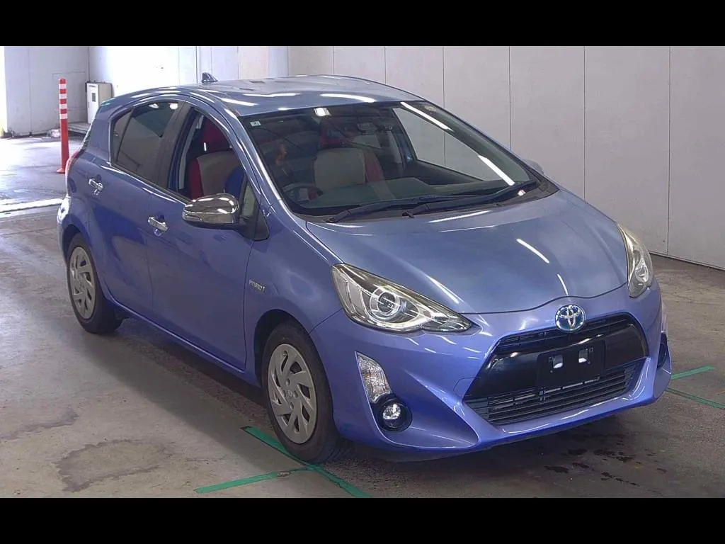 TOYOTA AQUA G