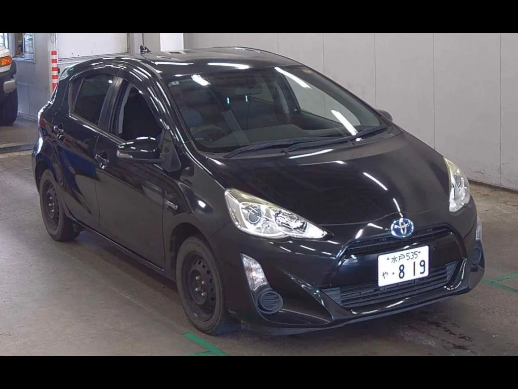 TOYOTA AQUA S