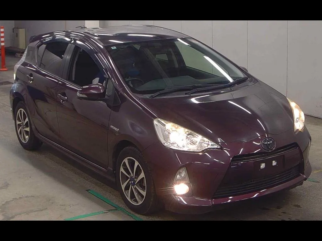TOYOTA AQUA G BLACK SOFT LEATHER SELECTION