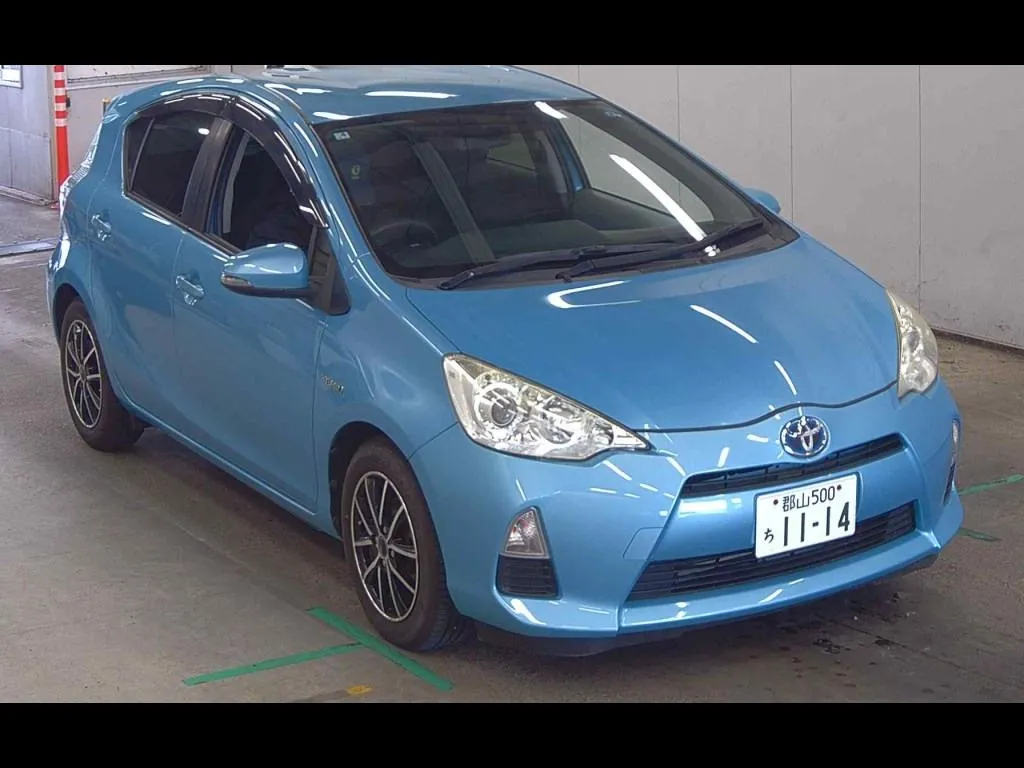 TOYOTA AQUA S