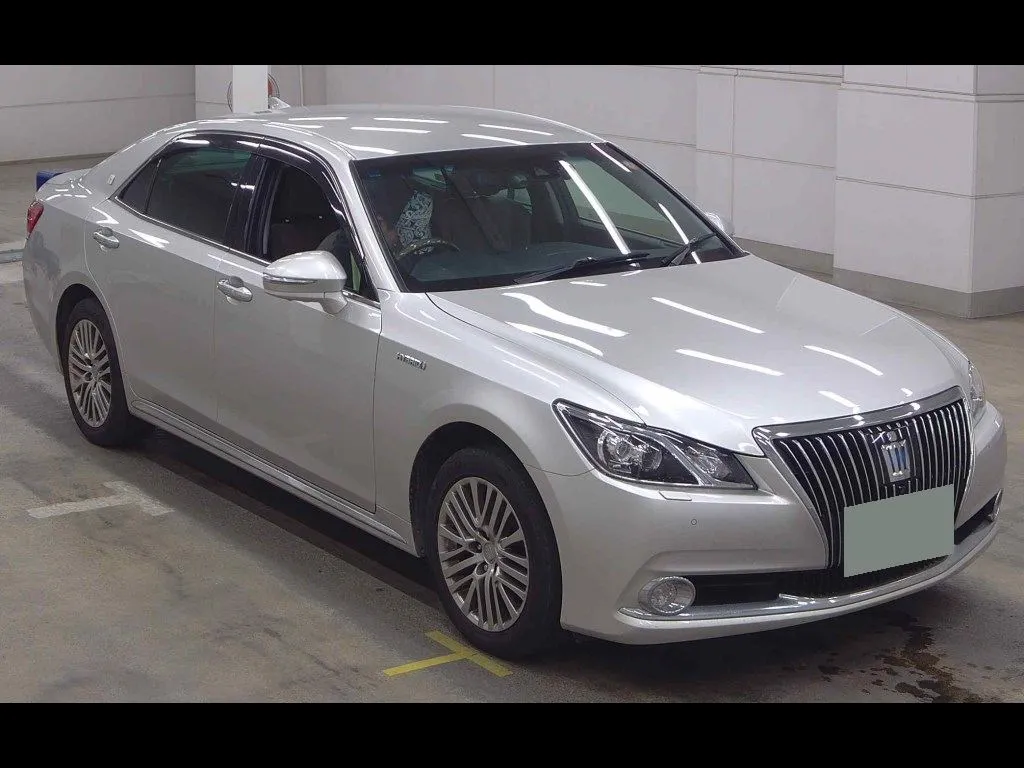 TOYOTA CROWN MAJESTA 4D 4WD FOUR J-FRONTIER