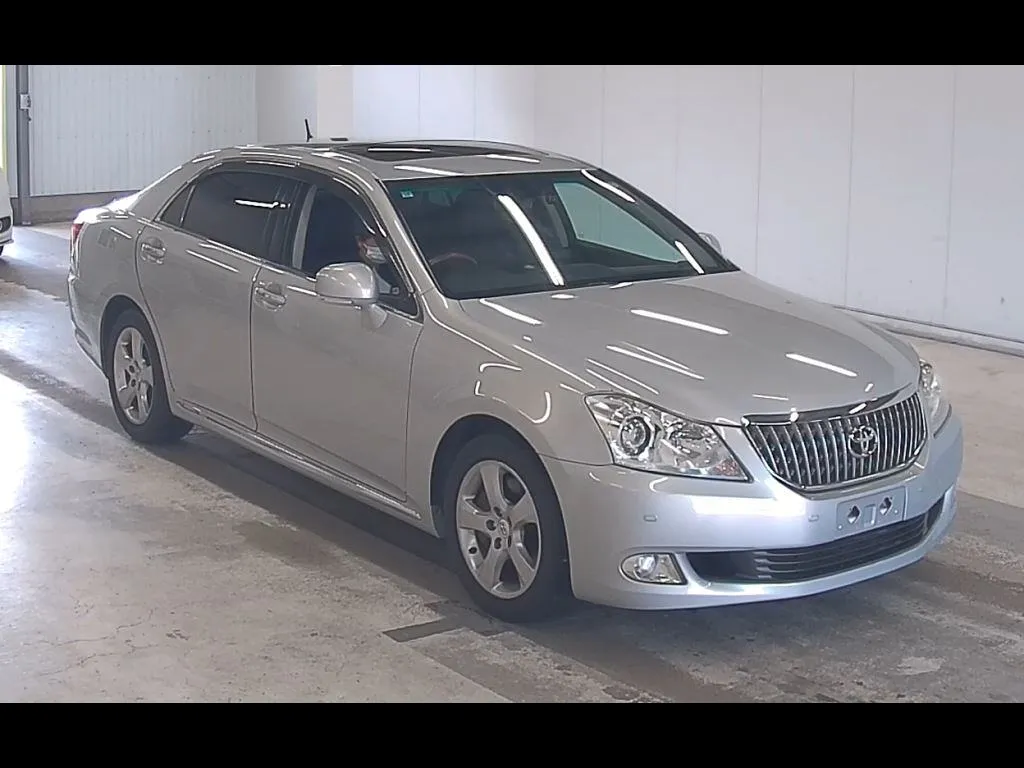 TOYOTA CROWN MAJESTA 4D A TYPE L PACKAGE