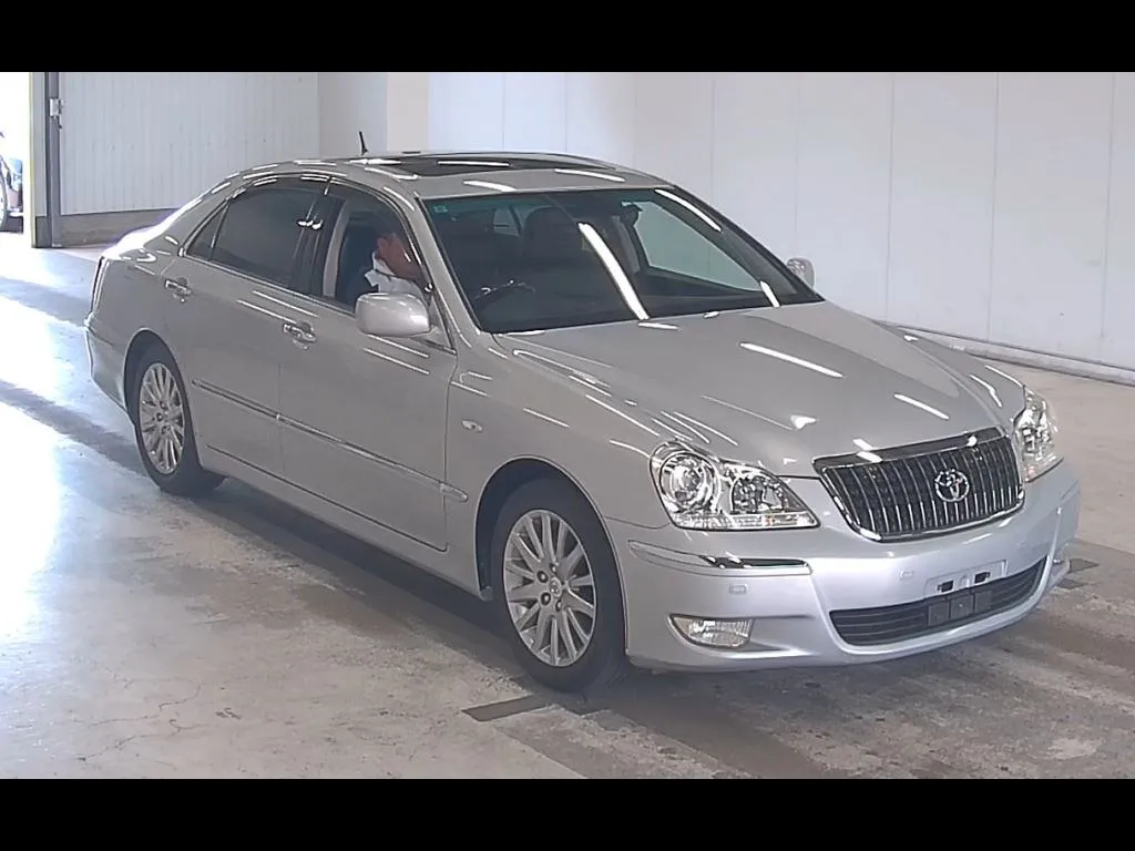 TOYOTA CROWN MAJESTA 4D C TYPE F PACKAGE