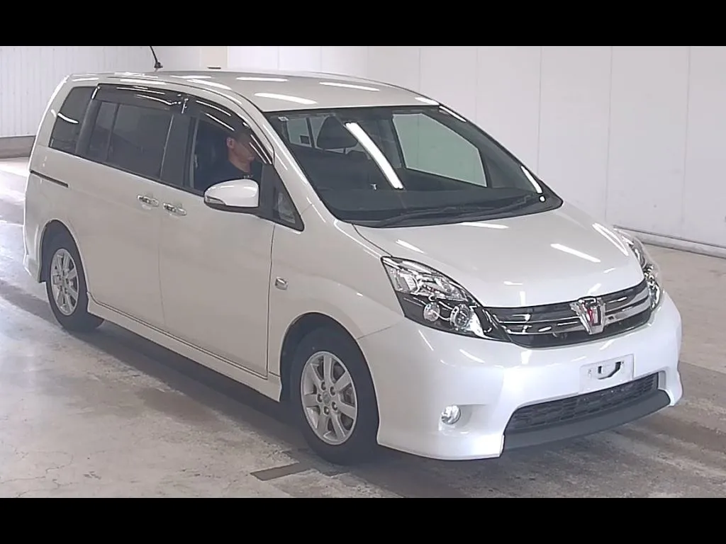 TOYOTA ISIS PLATANA V SELECTION BLANC