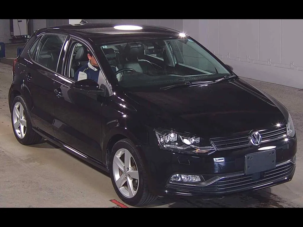 VOLKSWAGEN POLO 5D TSI HIGH LINE