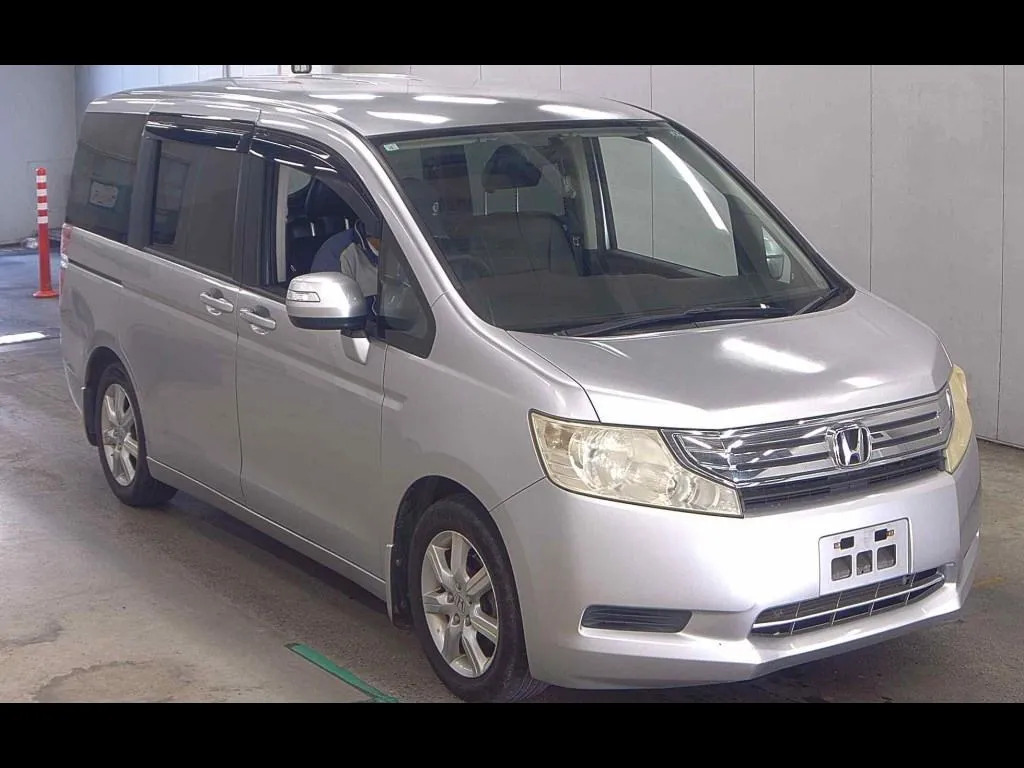 HONDA STEPWAGON 5D G HID EDITION