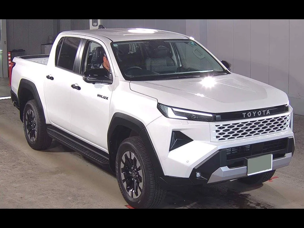TOYOTA HILUX 4D 4WD Z