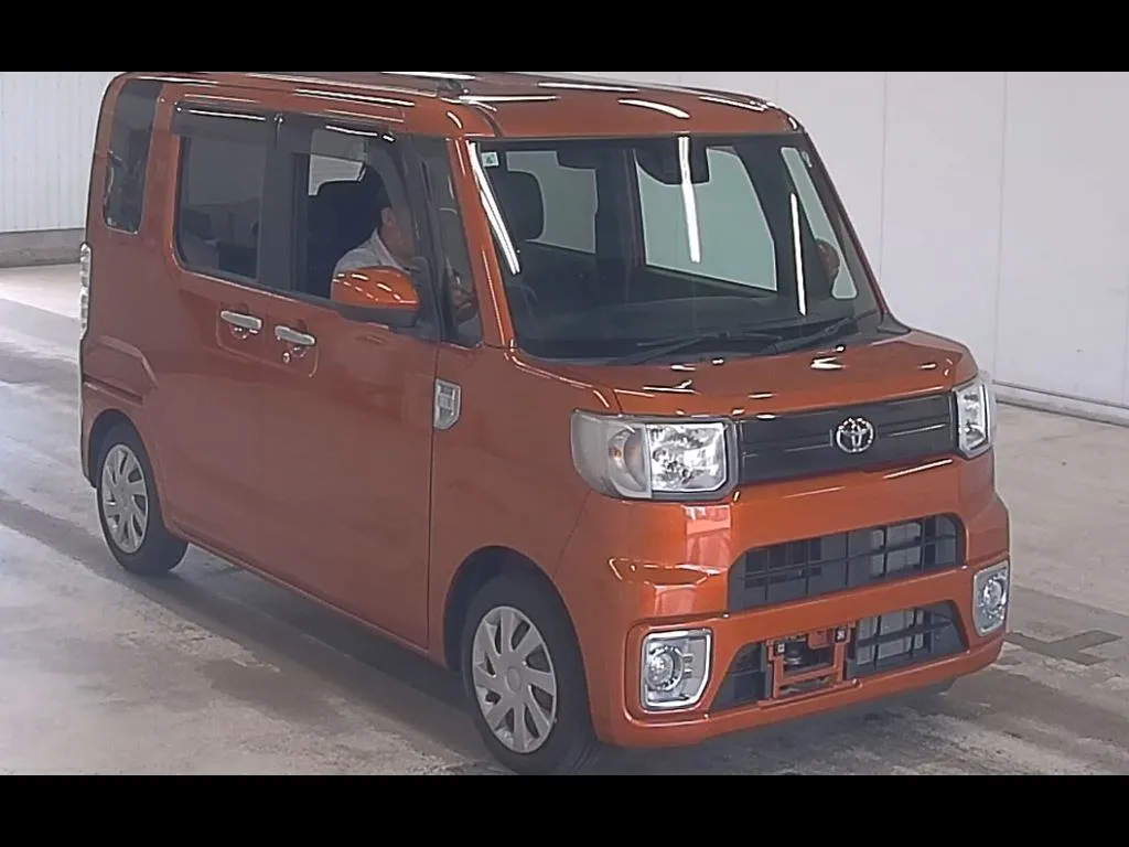 TOYOTA PIXIS MEGA D SAⅢ
