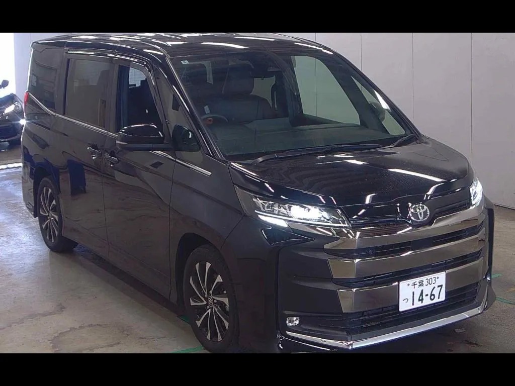 TOYOTA NOAH S-Z