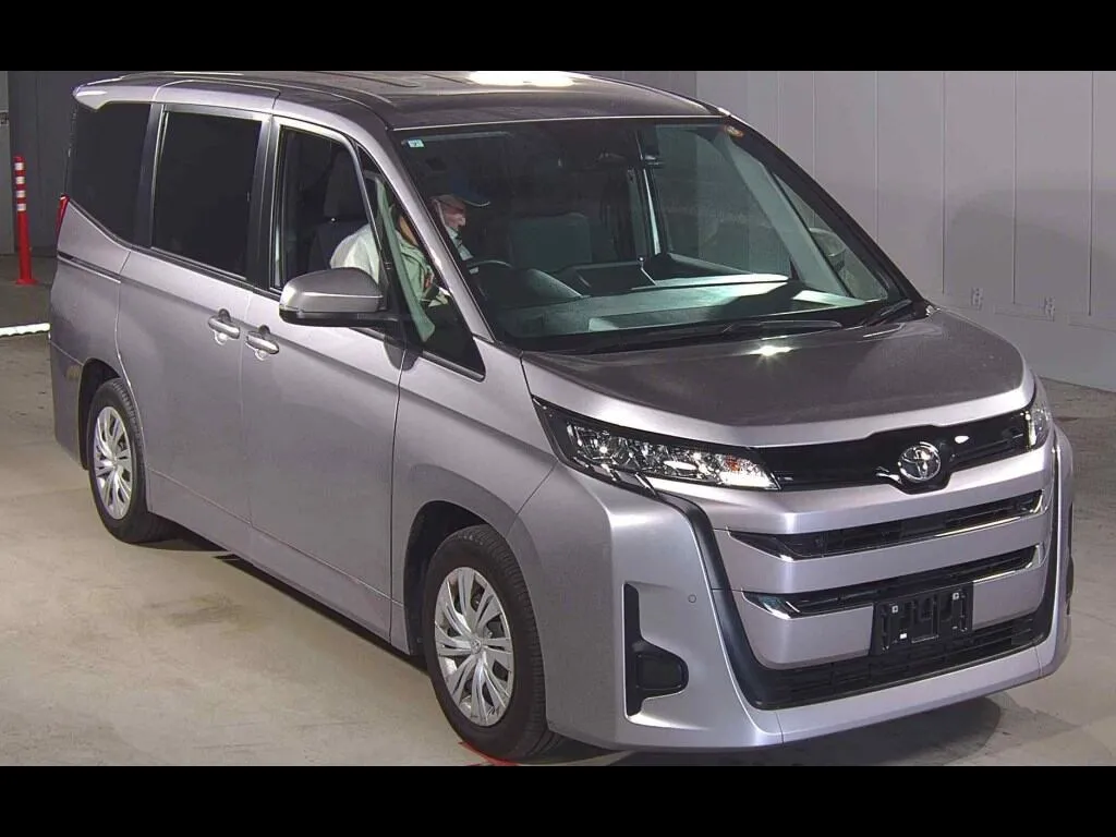 TOYOTA NOAH X