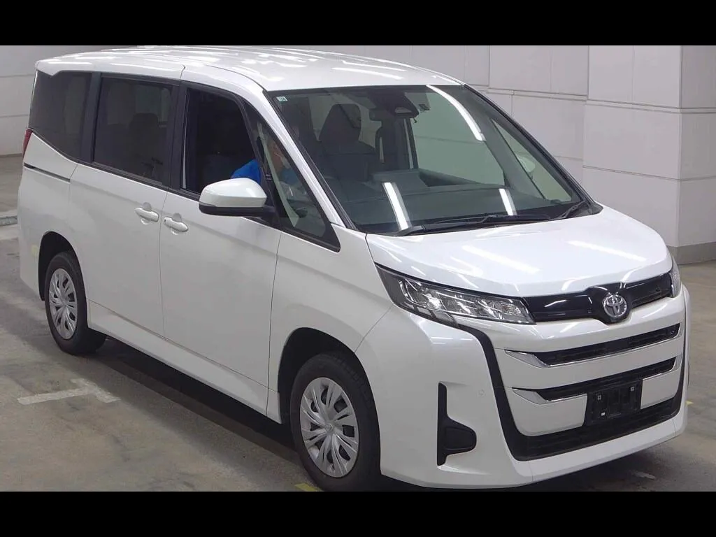 TOYOTA NOAH 4WD X