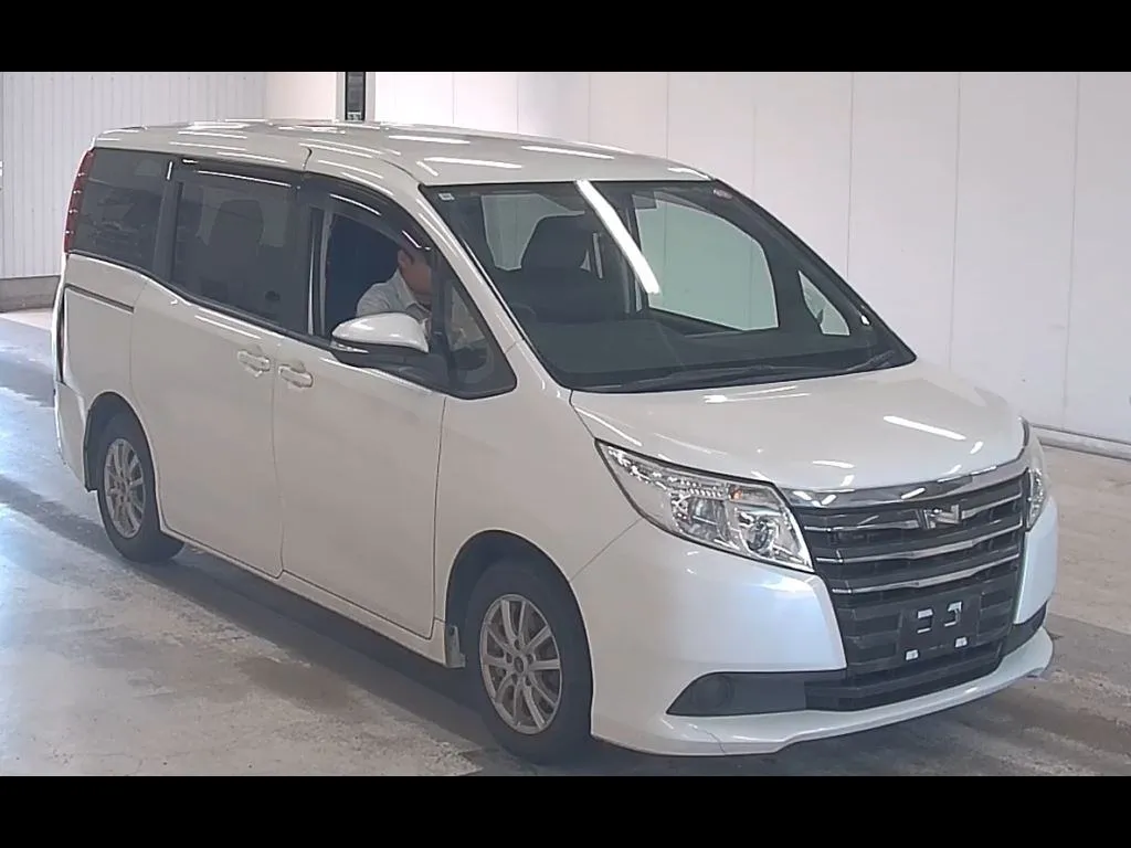 TOYOTA NOAH X