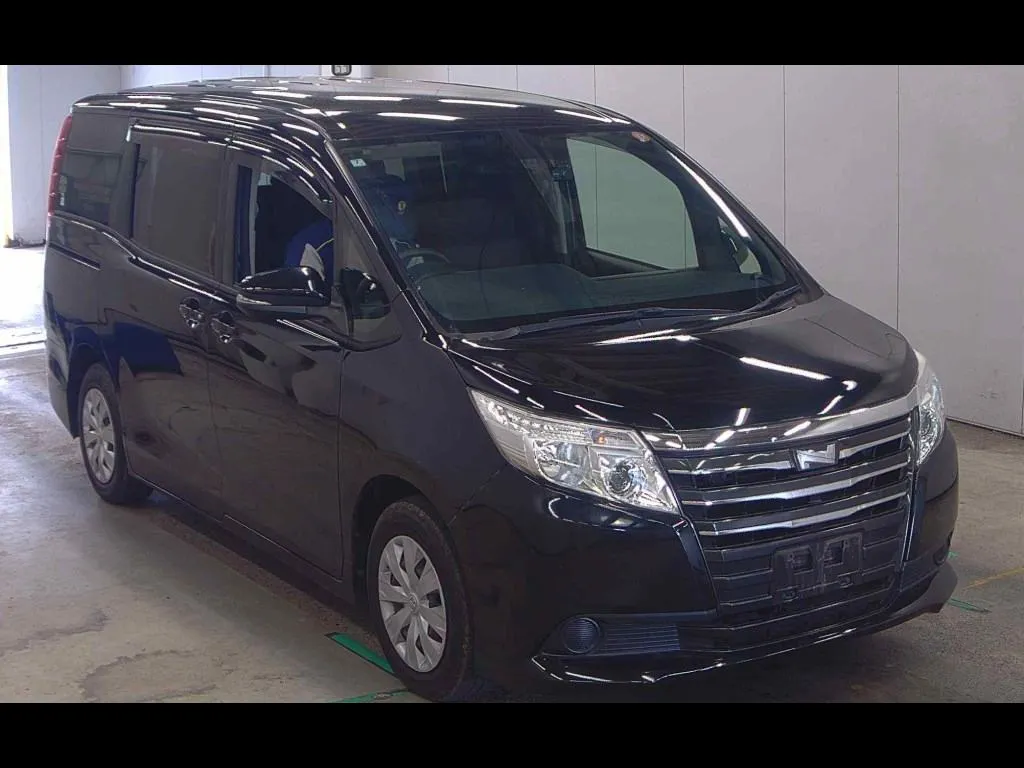 TOYOTA NOAH X DELIGHT PLUS