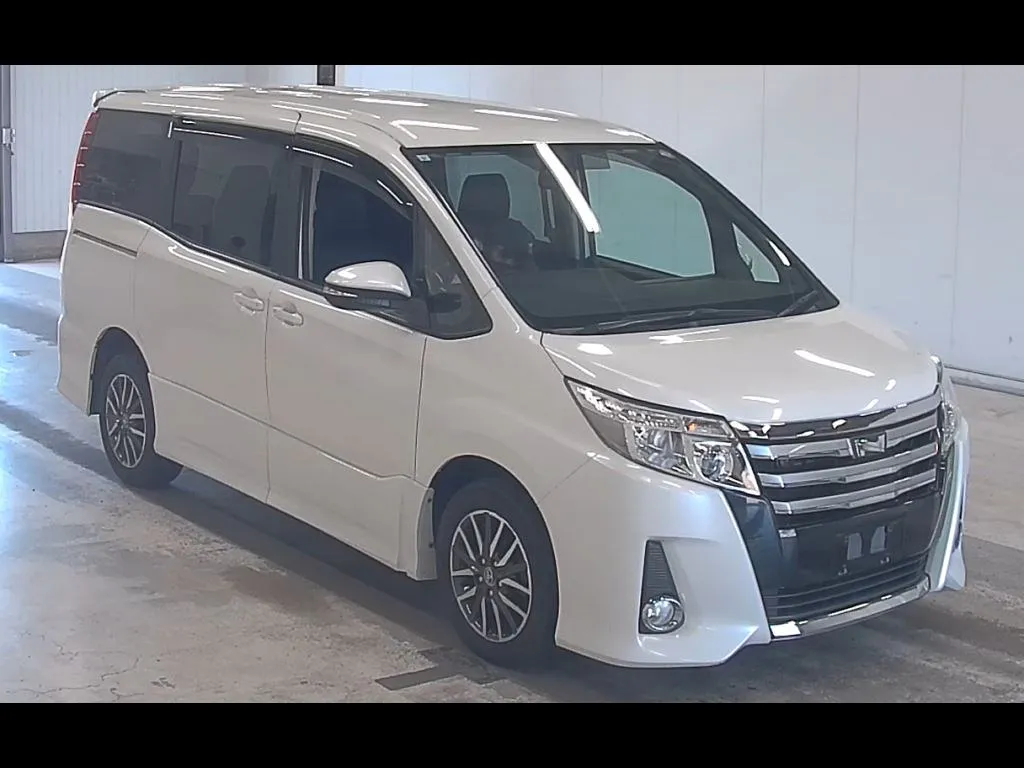 TOYOTA NOAH 4WD SI