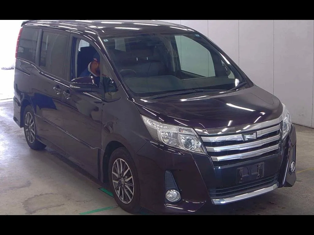 TOYOTA NOAH SI