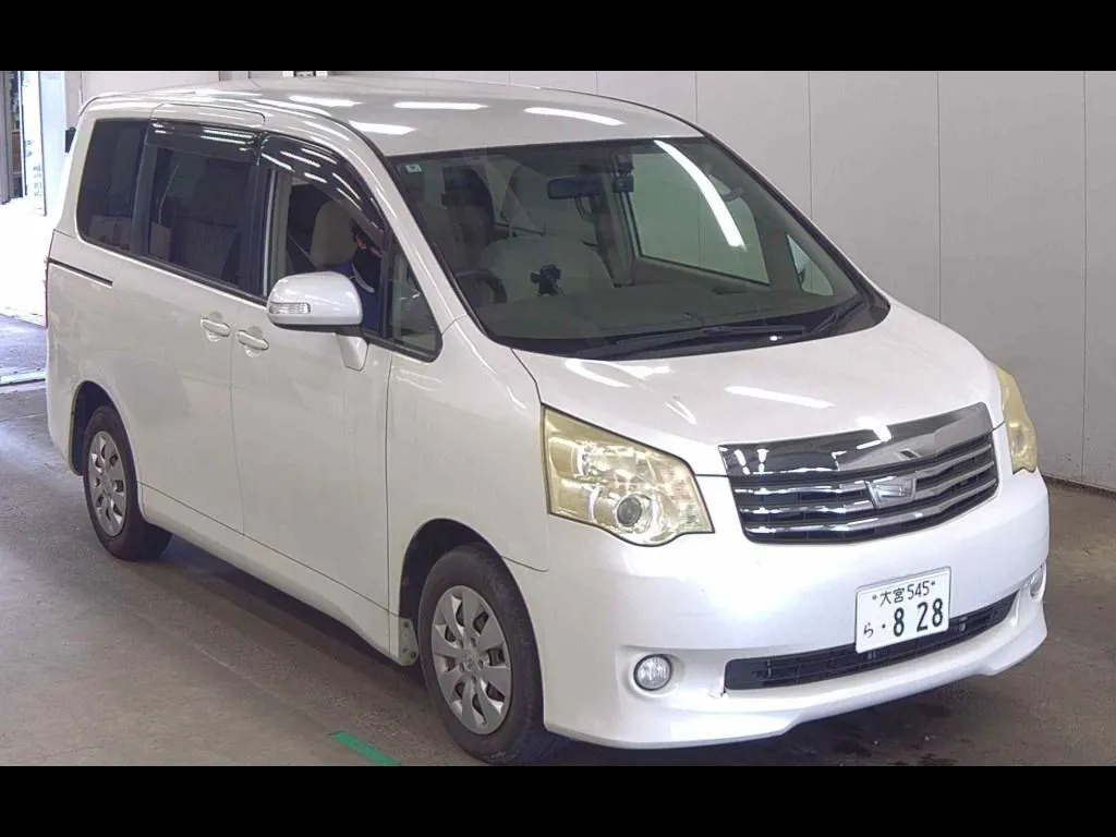 TOYOTA NOAH X L SELECTION