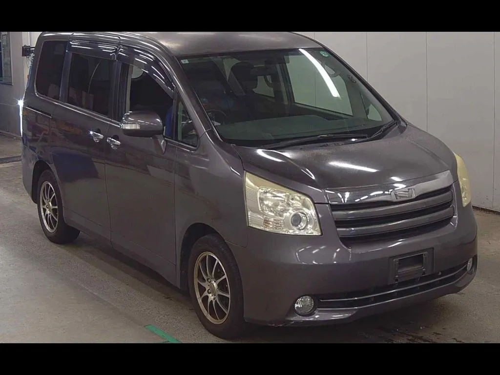 TOYOTA NOAH X SMART EDITION