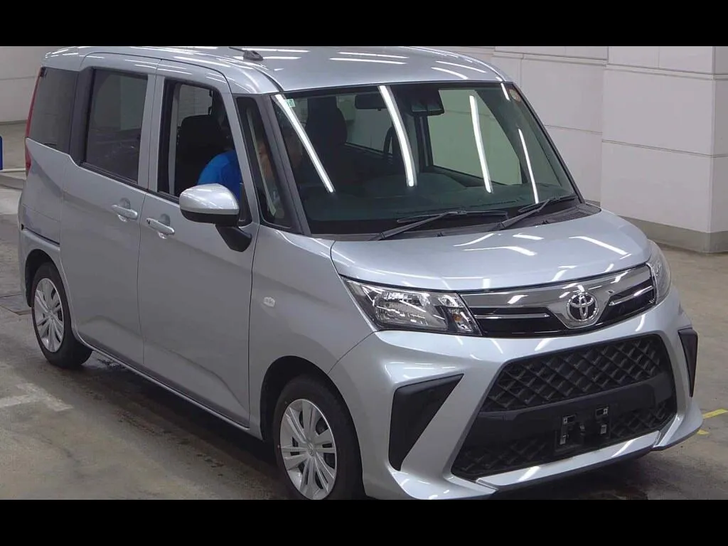 TOYOTA ROOMY 4WD X